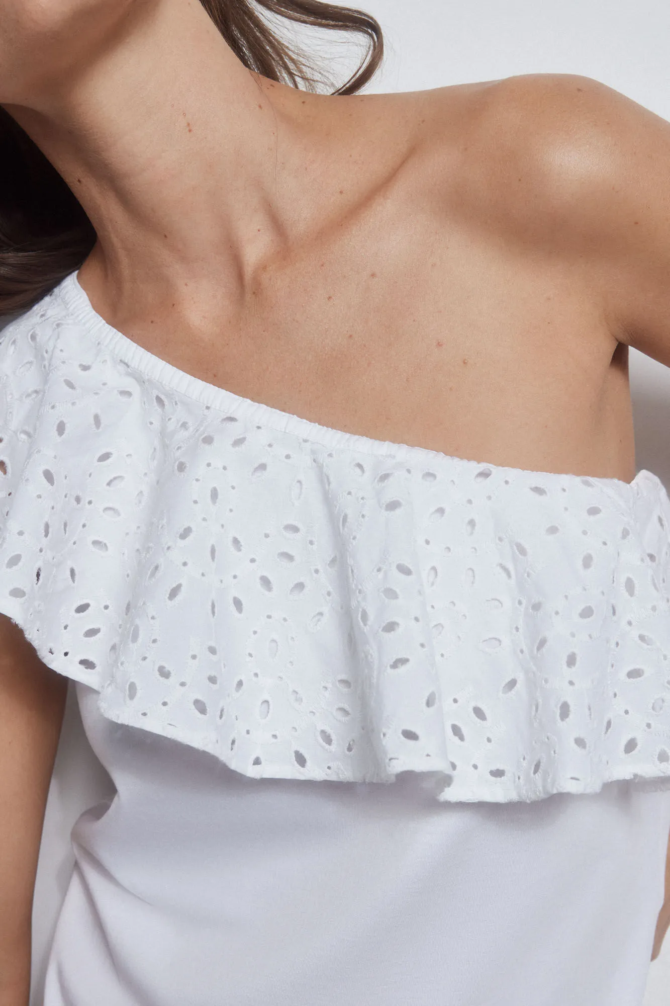 ASYMMETRIC TSHIRT WITH RUFFLE