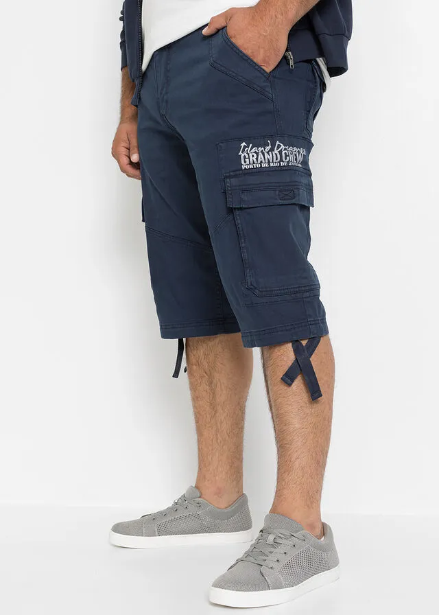 Bermudas largas con bolsillos cargo, corte regular Negro estampado