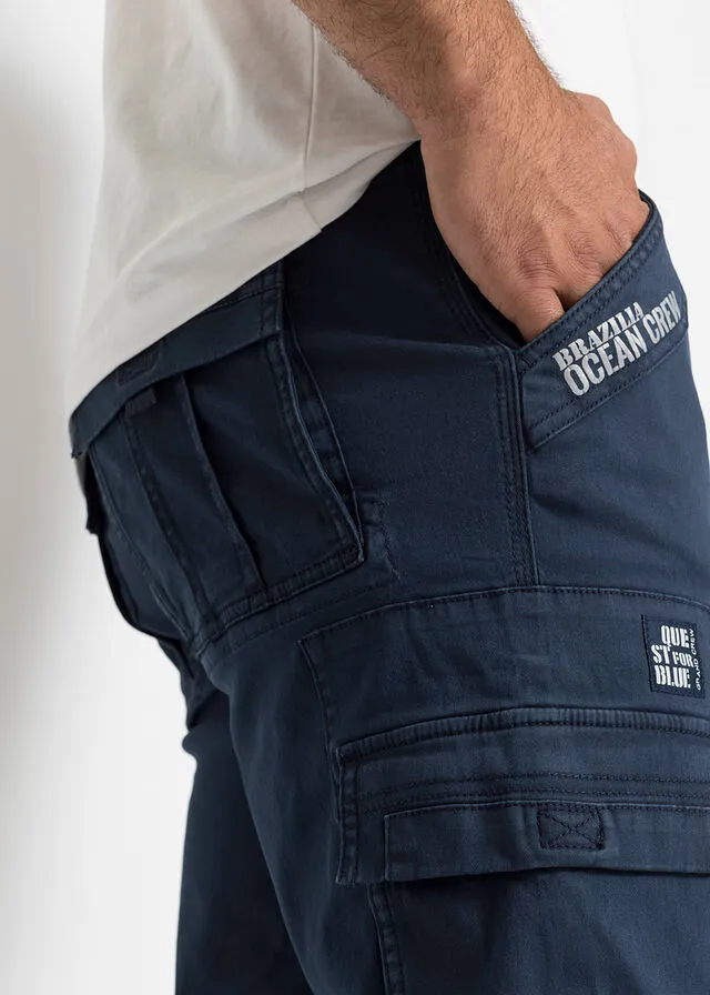 Bermudas largas con bolsillos cargo, corte regular Negro estampado