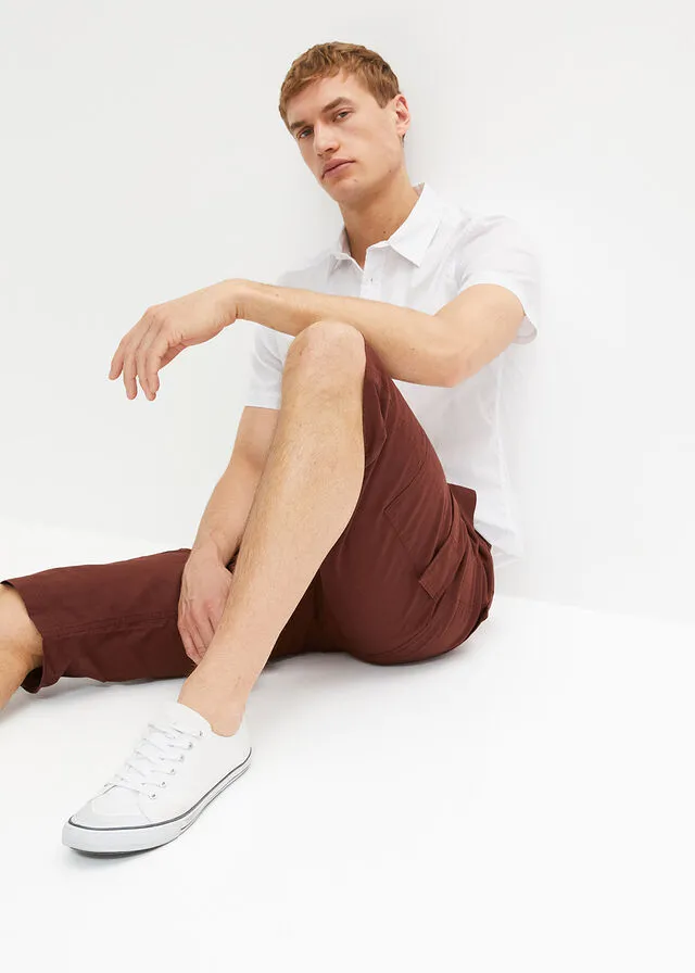 Bermudas tipo cargo con lino y corte regular Marrón café
