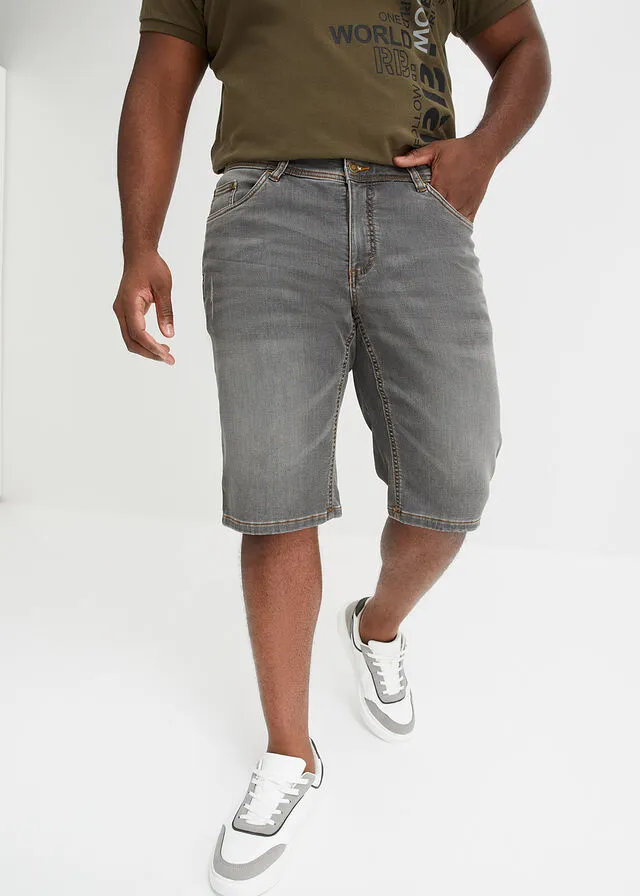 Bermudas vaqueras elásticas, con corte cómodo, regular fit denim gris claro