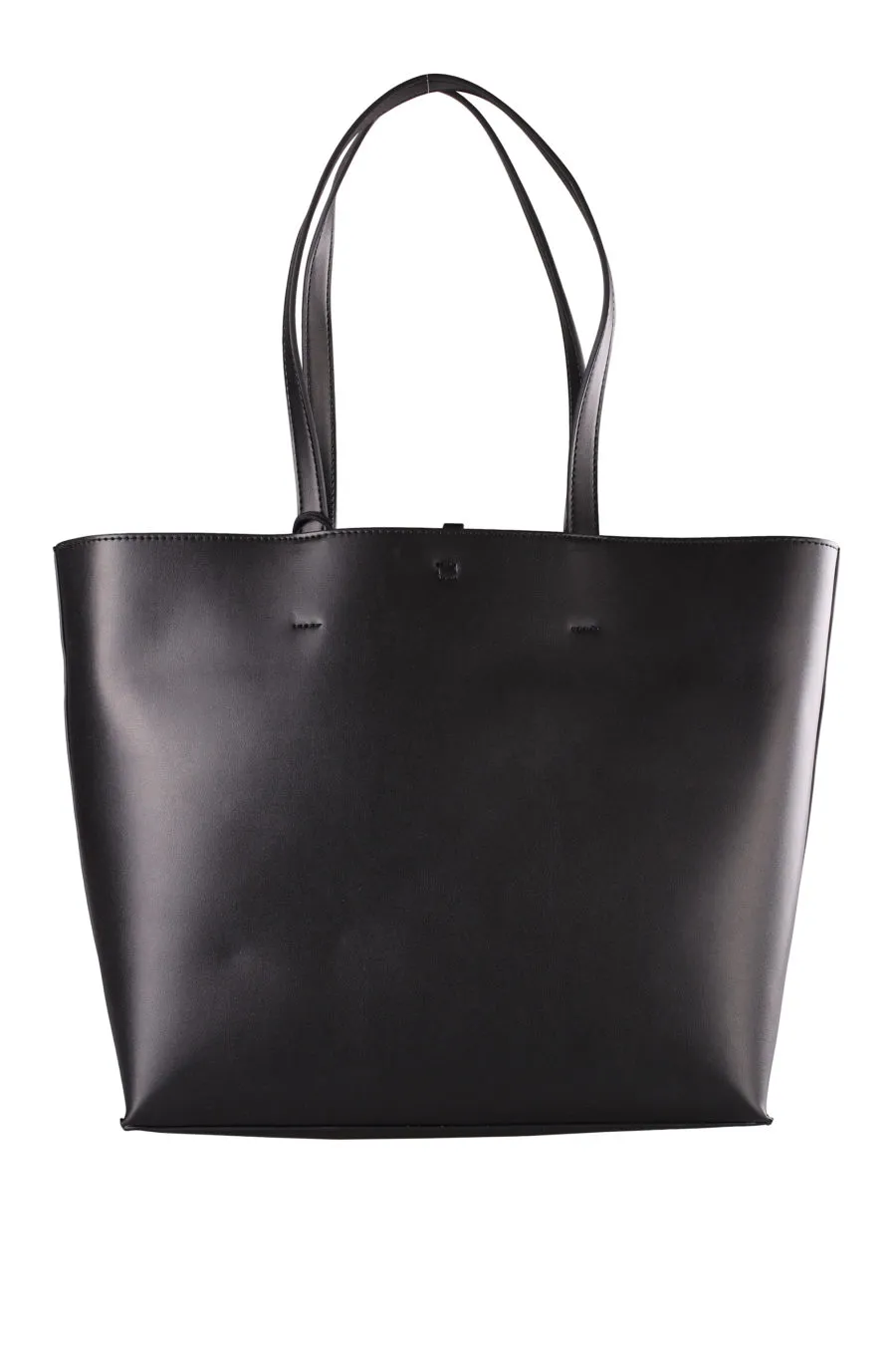 Bolso negro con pañuelo 
