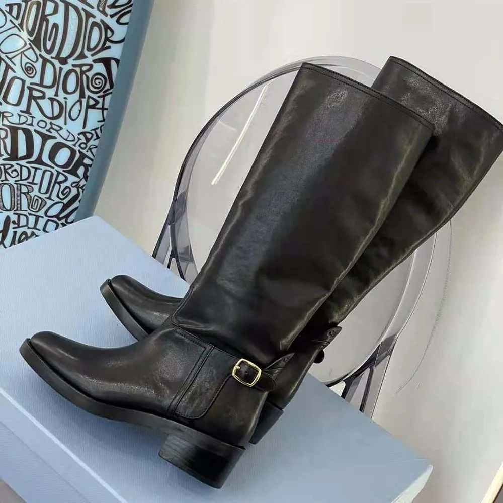 Bota con hebilla Celine Folco para mujer en piel de becerro