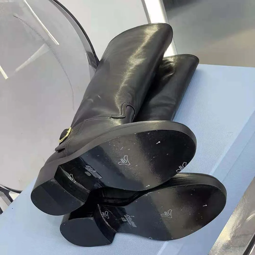 Bota con hebilla Celine Folco para mujer en piel de becerro