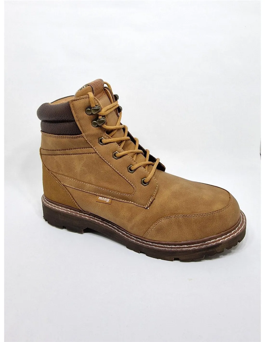 Bota de hombre Mustang en color cuero 84334