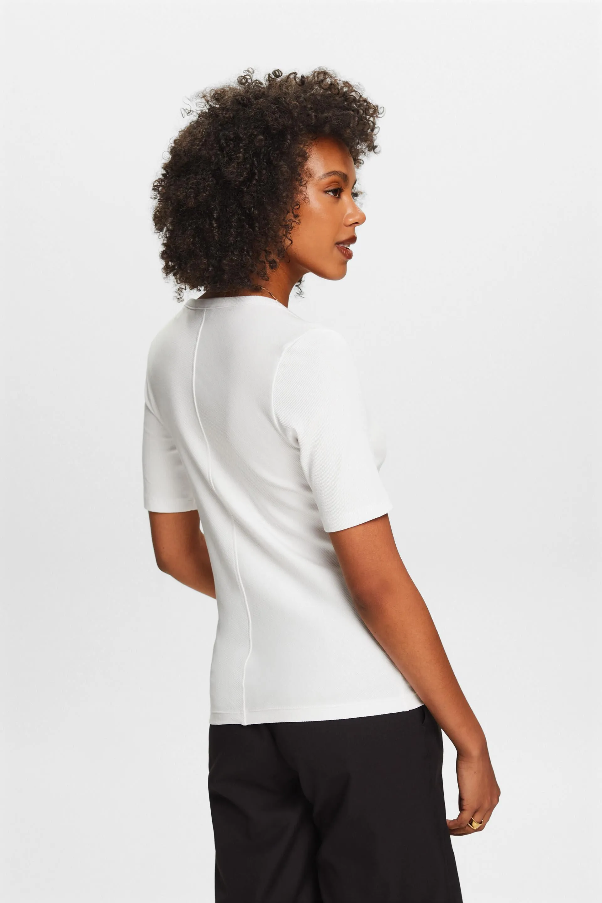 Camiseta acanalada con cuello en pico