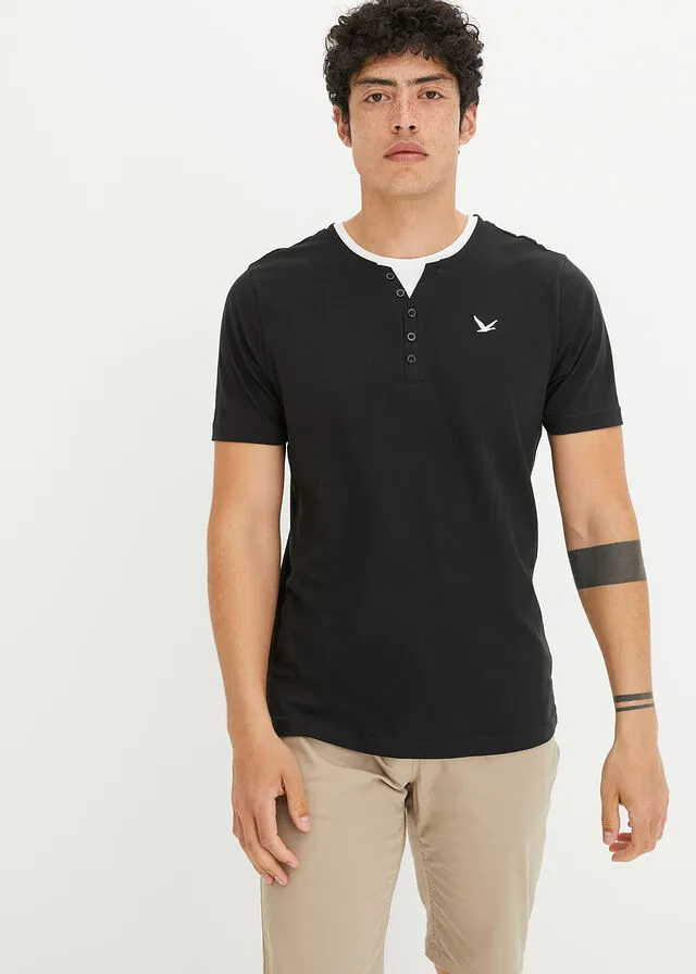 CAMISETA CON CUELLO HENLEY NEGROBLANCO