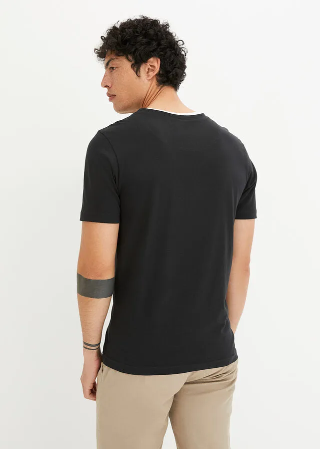 CAMISETA CON CUELLO HENLEY NEGROBLANCO