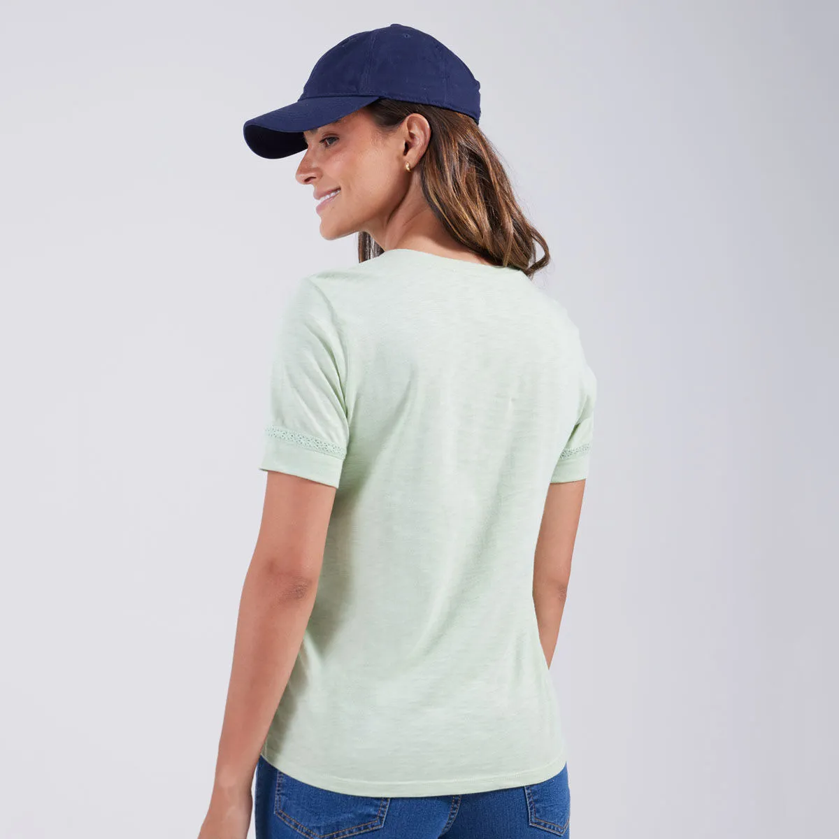Camiseta Manga Corta Con Bordado