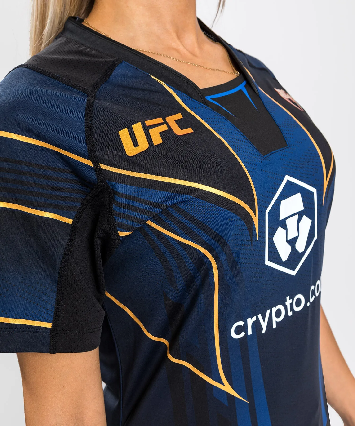 CAMISETA UFC VENUM AUTHENTIC FIGHT NIGHT 2.0 PARA MUJER  MIDNIGHT EDITION  CHAMPION