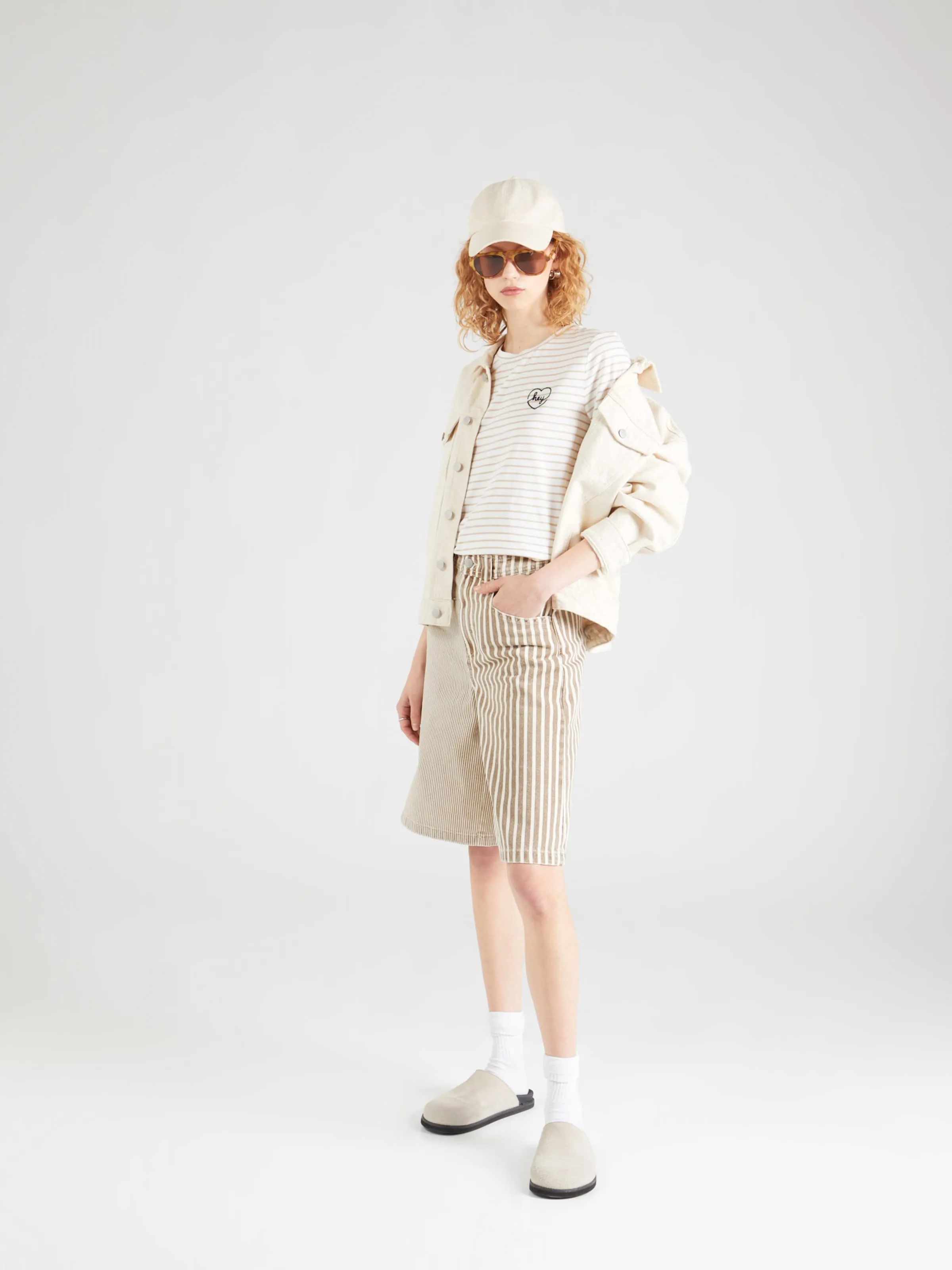 Camiseta VERO MODA en Beige