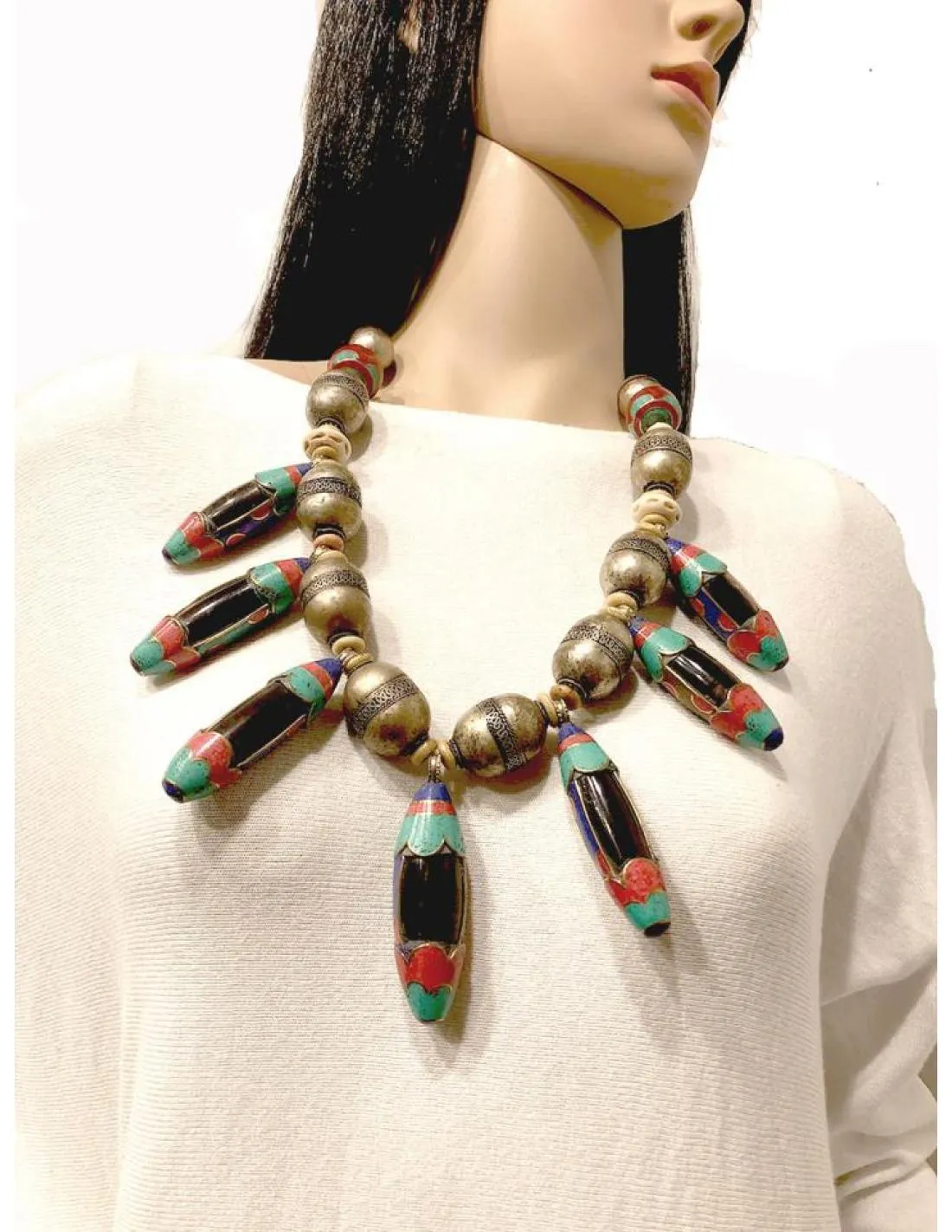 COLLARES DE PLATA JOYAS ANTIGUAS NEPALIES UNICAS DE ESTILO TRIBAL Y BOHO