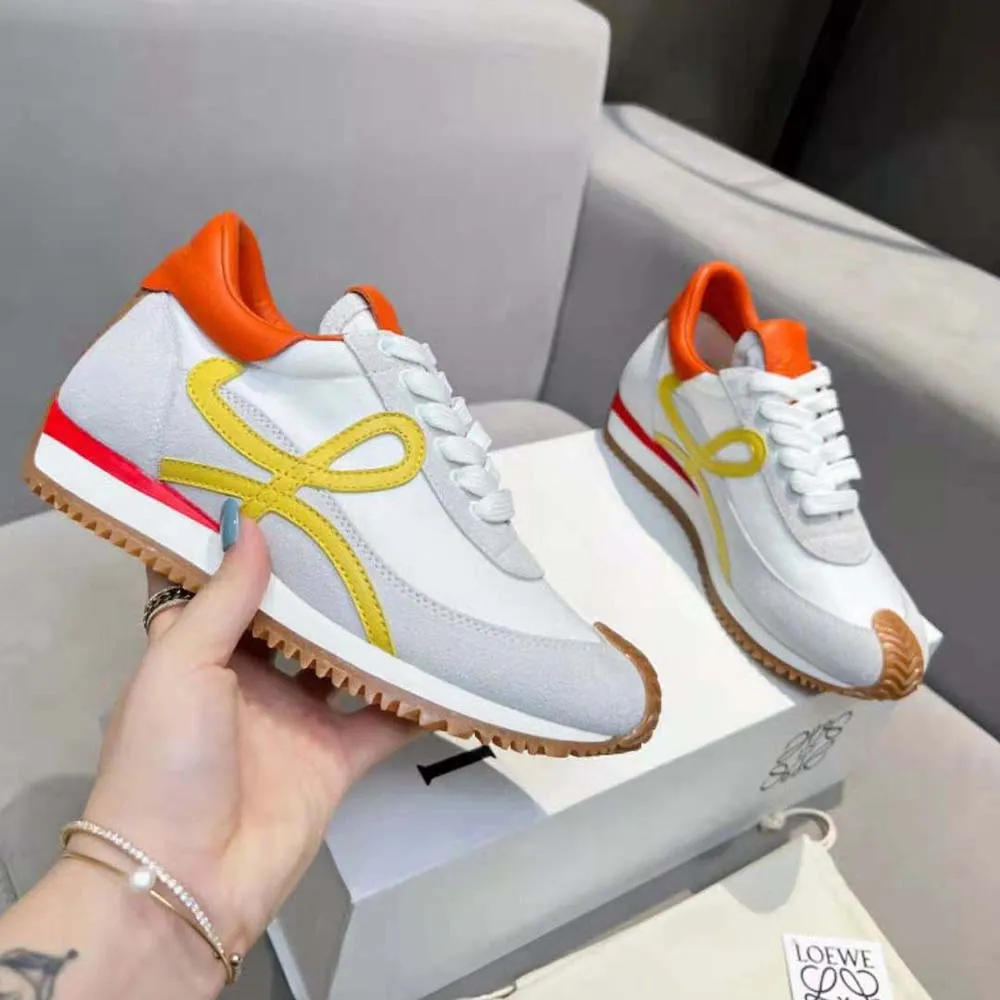 LOEWE FLOW RUNNER UNISEX DE PIEL DE TERNERA Y NAILONAMARILLO