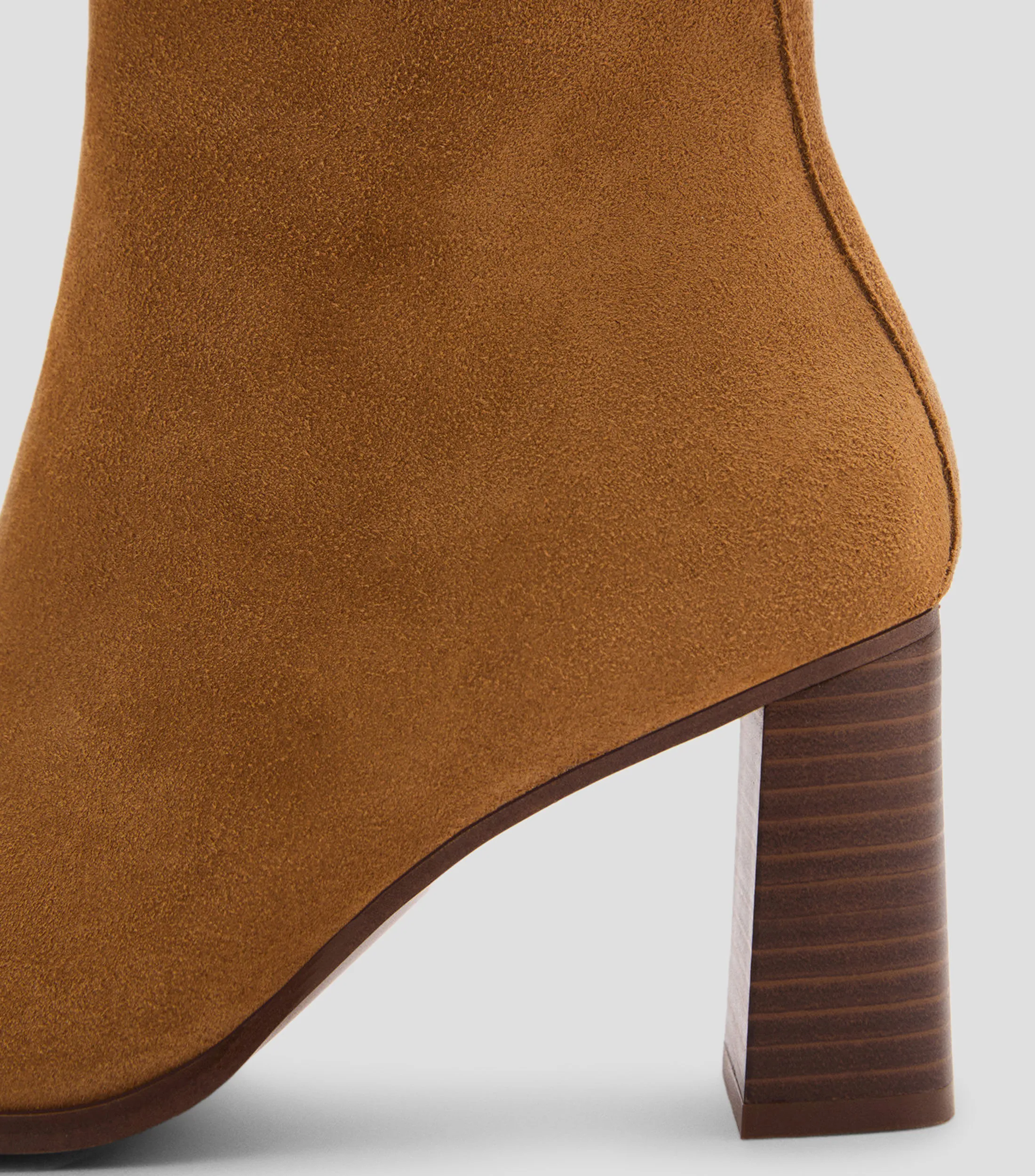 Mango Botines en piel con tacón medio Mujer