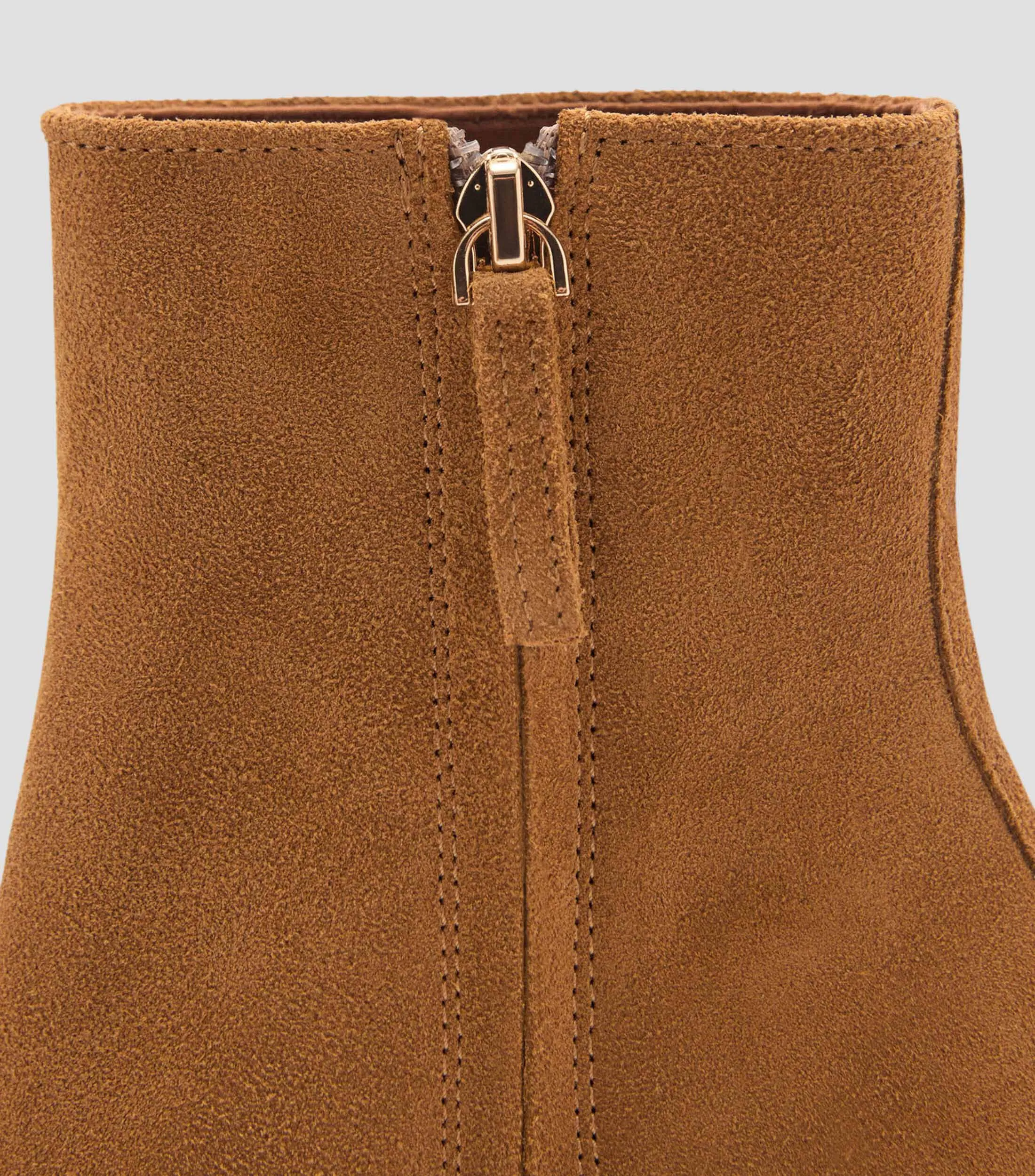 Mango Botines en piel con tacón medio Mujer
