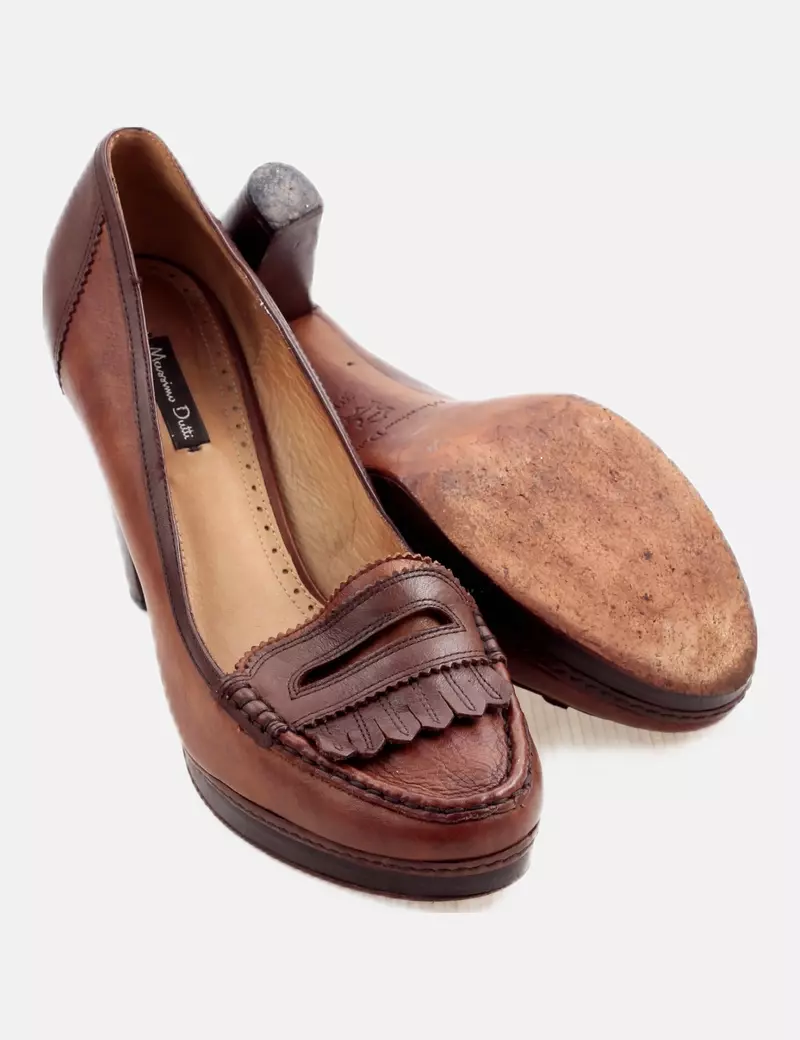 Massimo Dutti Mocasín con tacón marrón