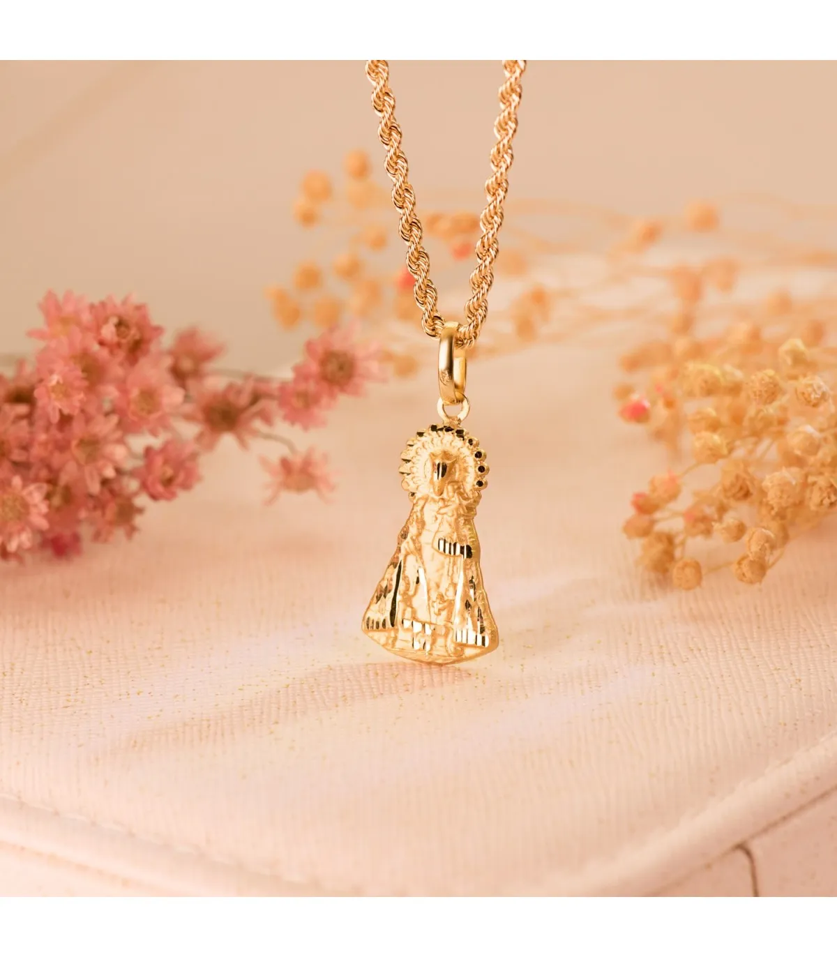 Médaille silhouette V. des Abandonnées 18K