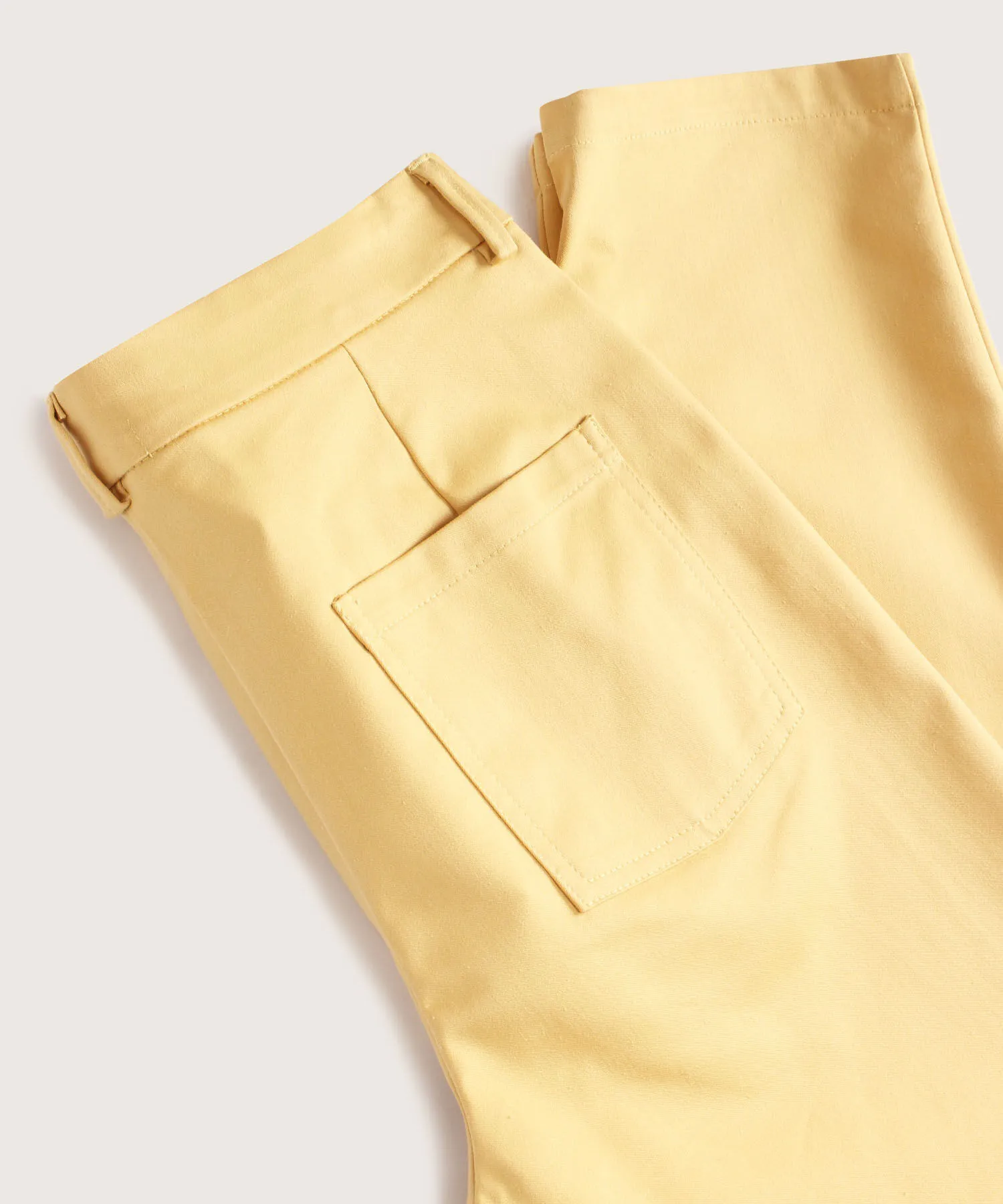 PANTAL&OACUTE;N CAPRI CON BOLSILLOS UNICOLOR