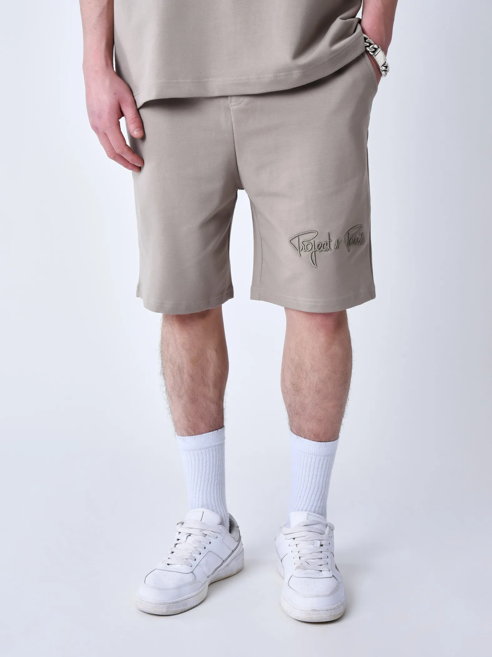 Pantalones cortos clásicos bordados Essentials