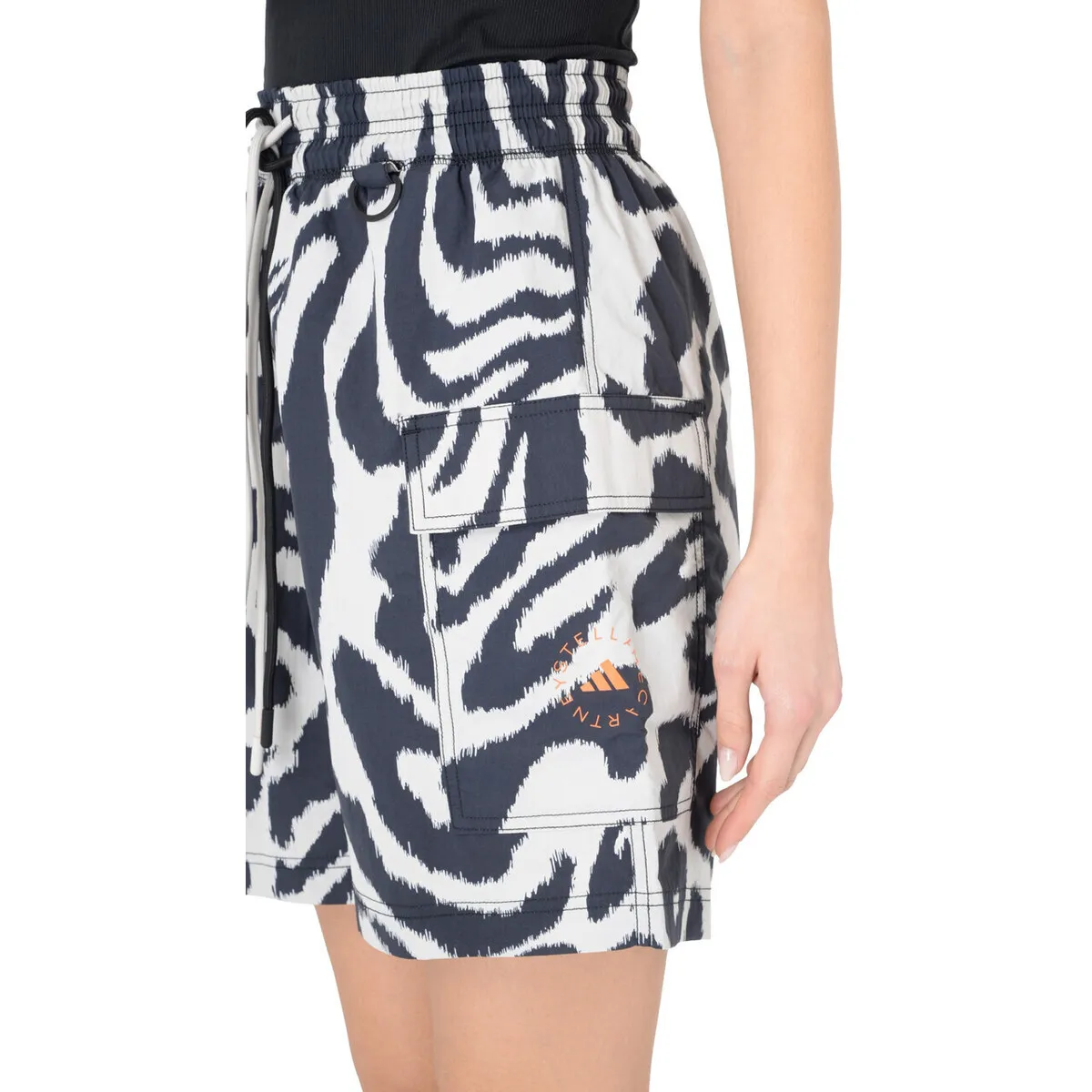 Pantalones cortos  gris y negro