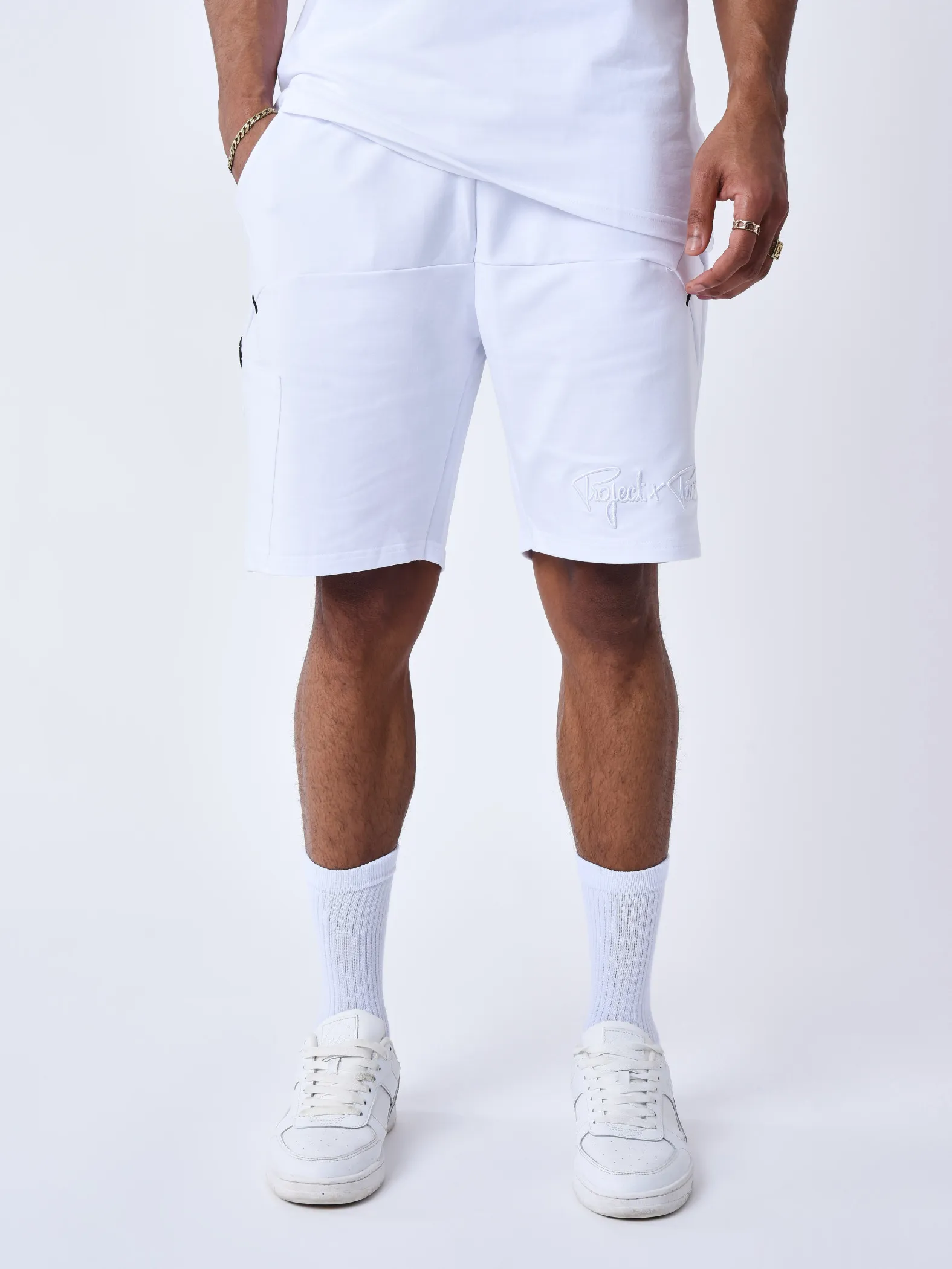 Pantalones cortos técnicos con recortes