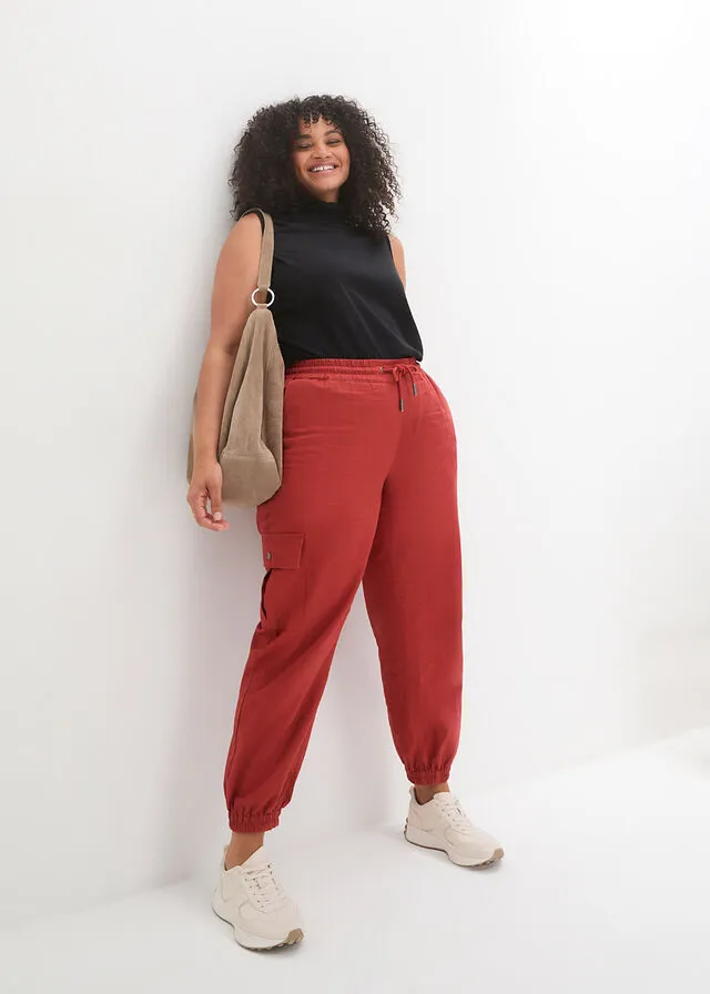 Pantalón cargo con lino rojo carmín