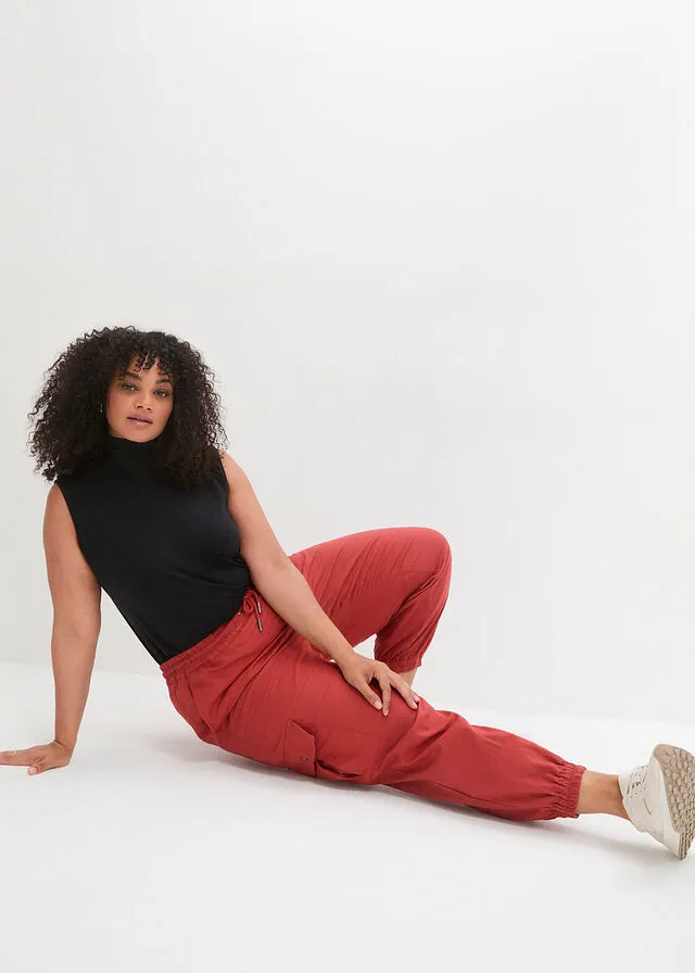 Pantalón cargo con lino rojo carmín