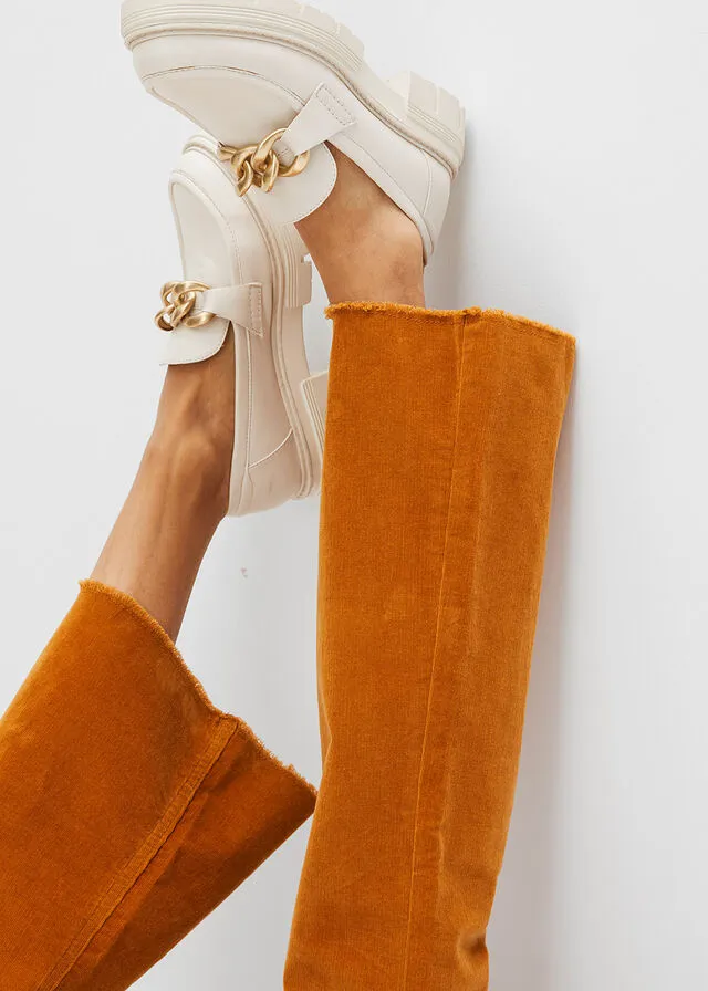 Pantalón de pana con corte bootcut marrón canela