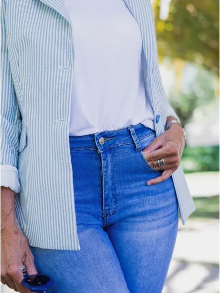 Pantalón vaquero corte flare