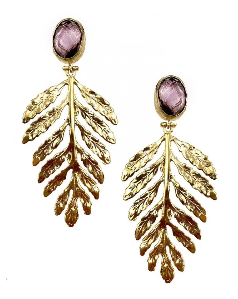 PENDIENTES LARGOS DORADOS DE VISTOSA HOJA Y MORADO