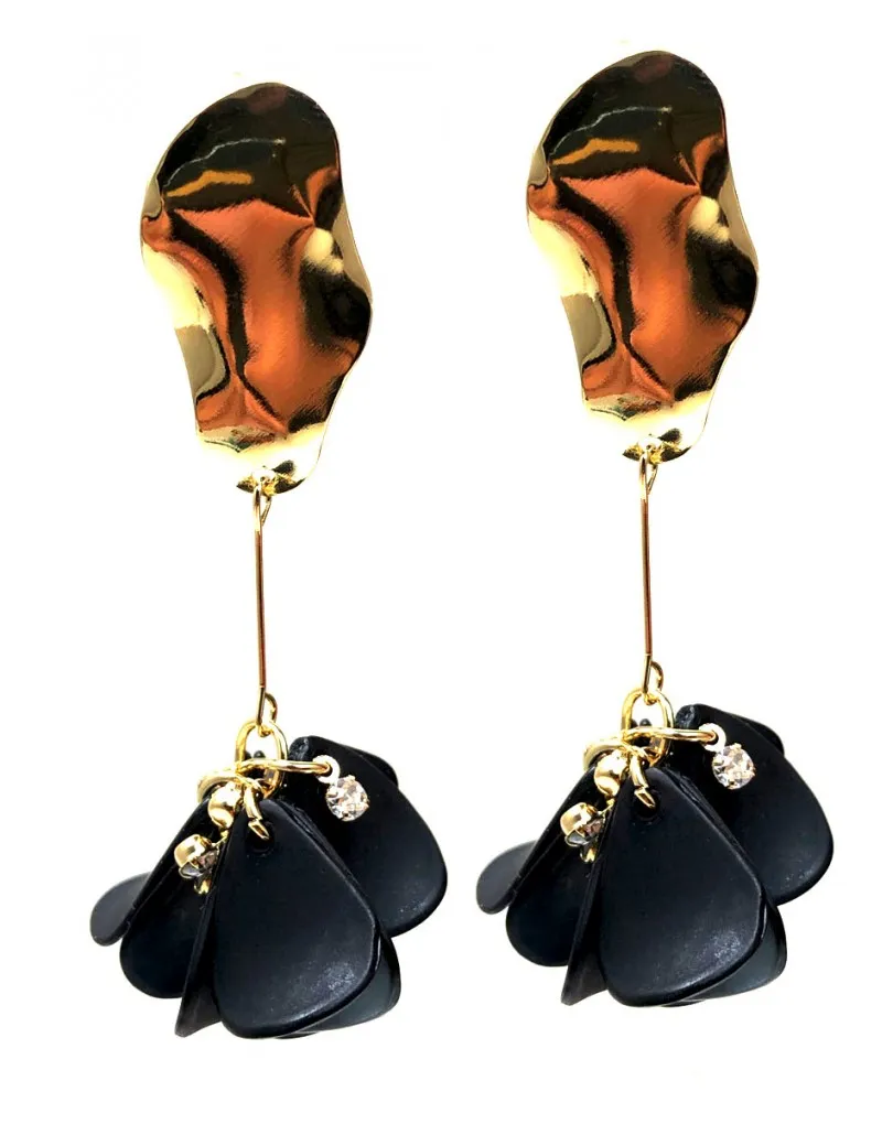 PENDIENTES LARGOS LIGEROS DE PESO EN NEGRO Y DORADO