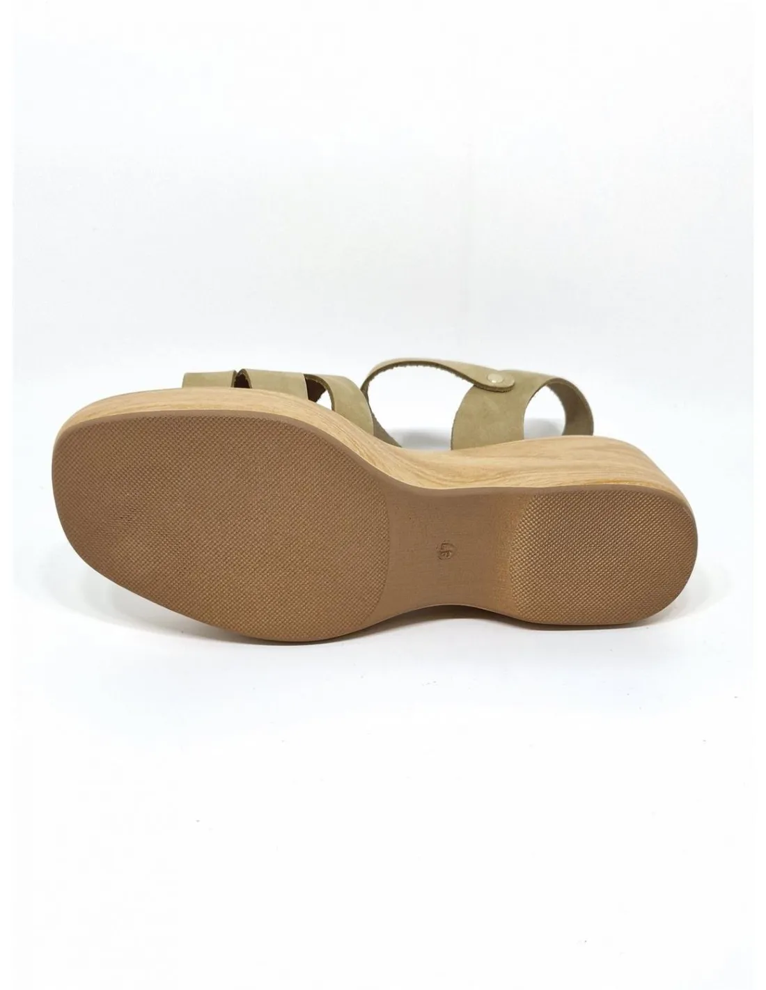 SANDALIA DE MUJER WIKERS EN VERDE OLIVA K137645