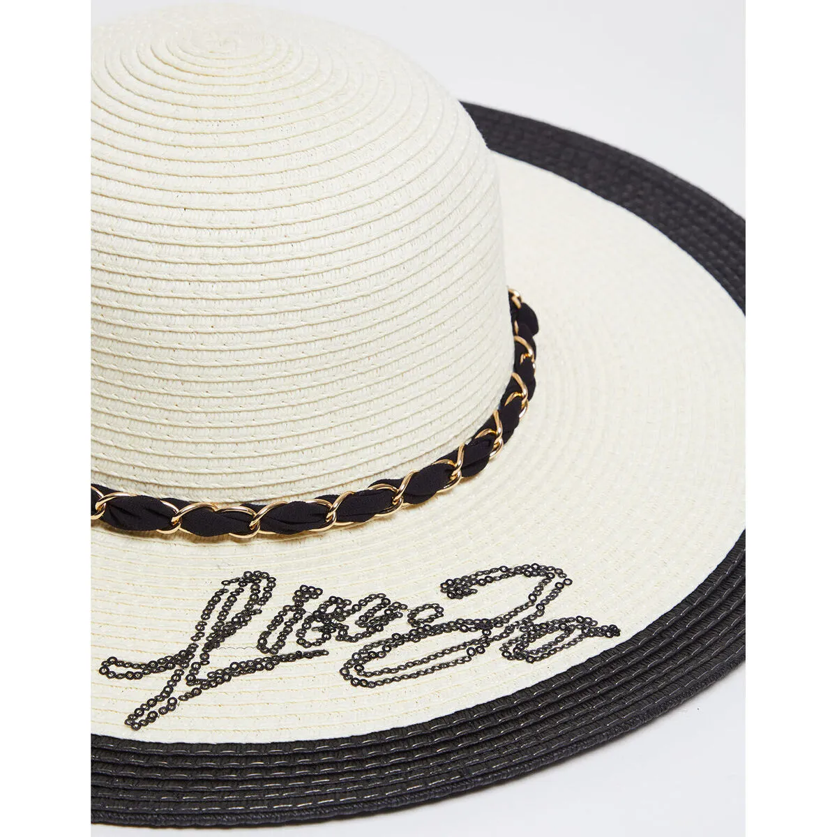 Sombrero de rafia con ala ancha