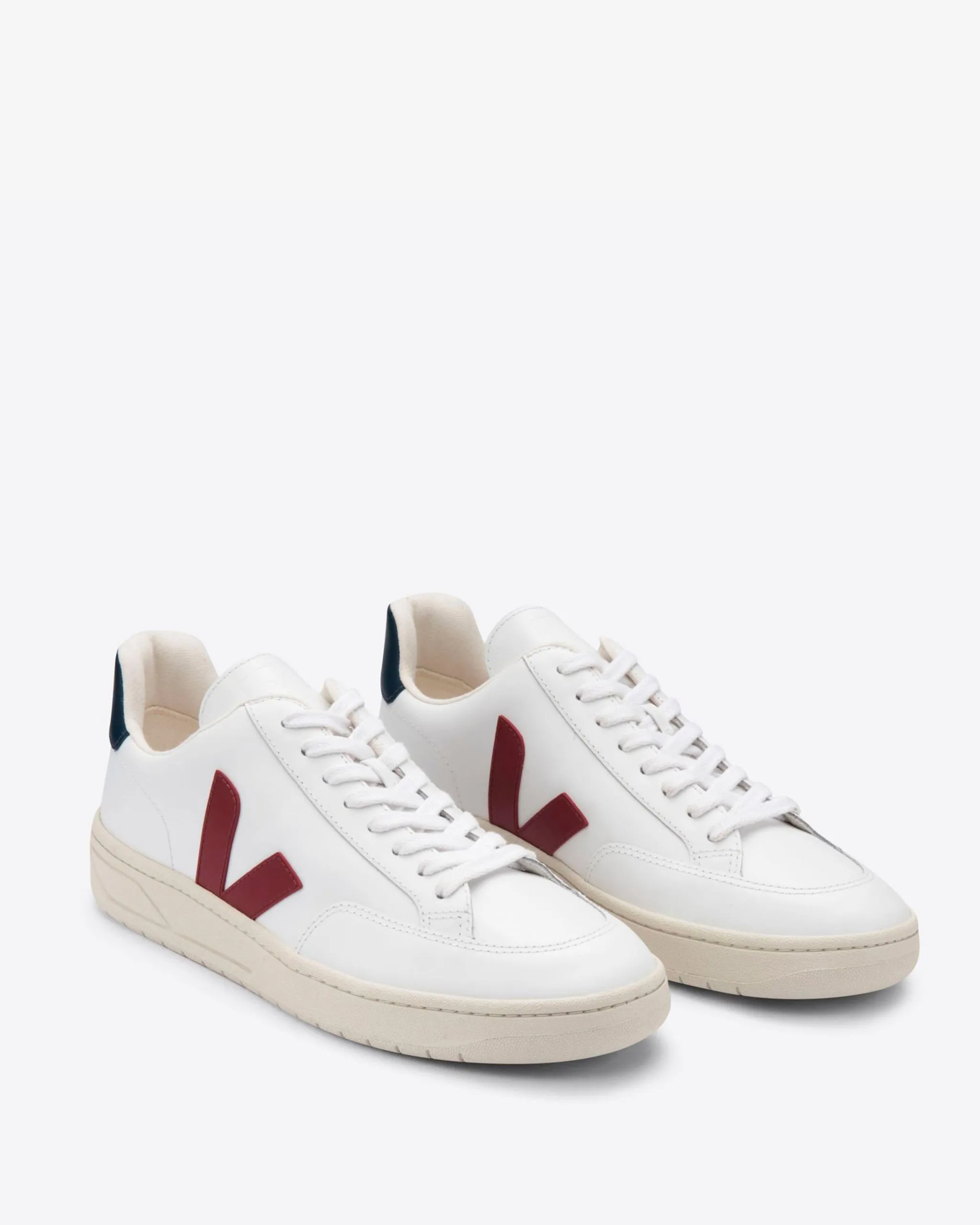 VEJA V12 LEATHER EXTRA WHITE MARSALA NAUTICO