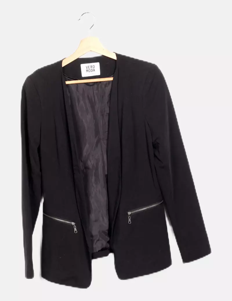 Vero Moda Blazer negra detalle cremalleras