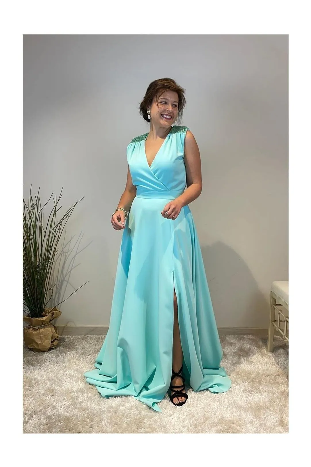 VESTIDO FIESTA CON LENTEJUELAS VERDE CLARO