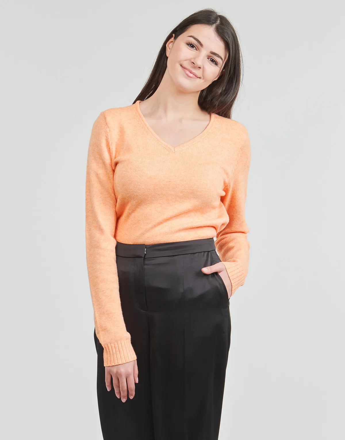 VIRIL V NECK