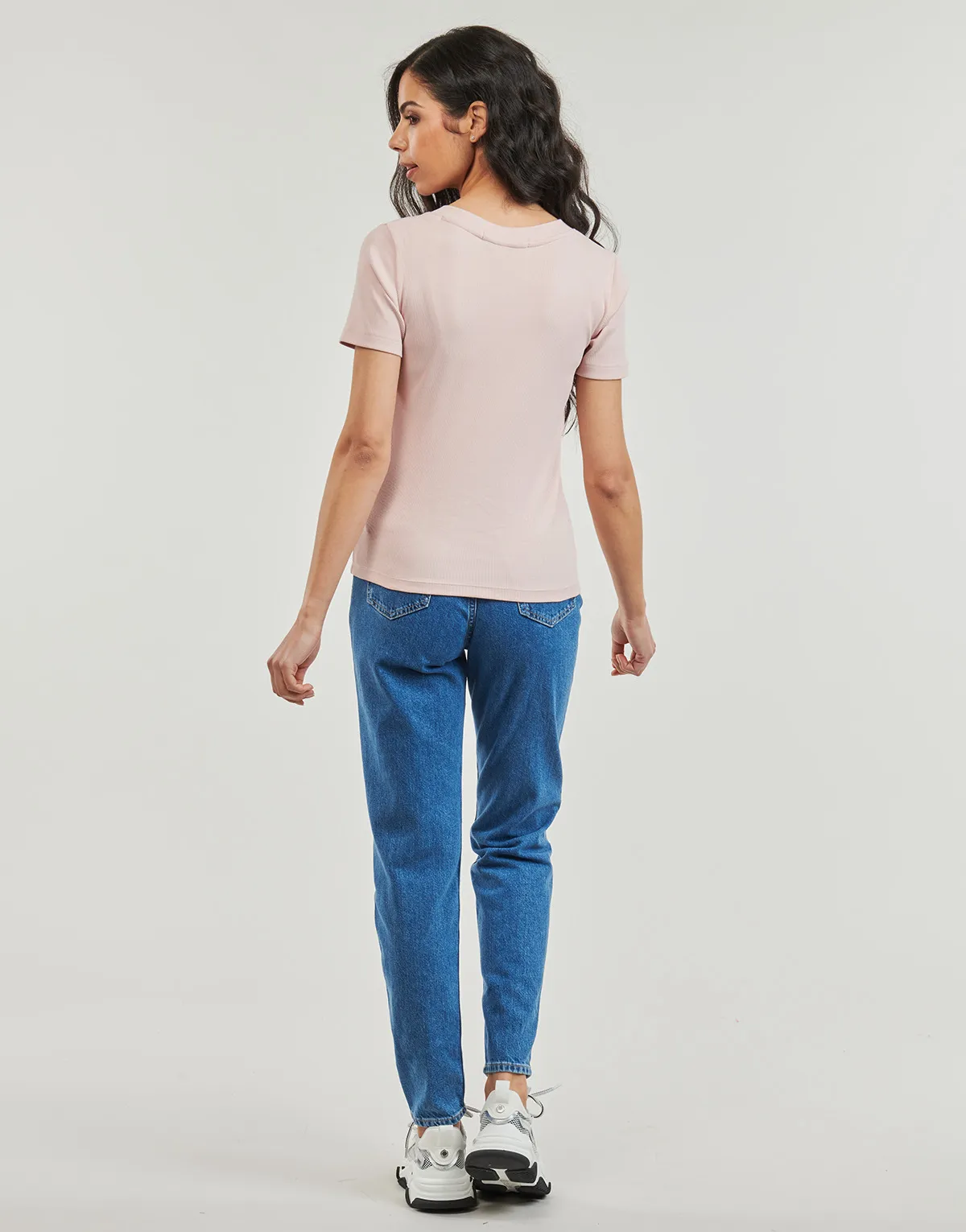WOVEN LABEL RIB VNECK TEE