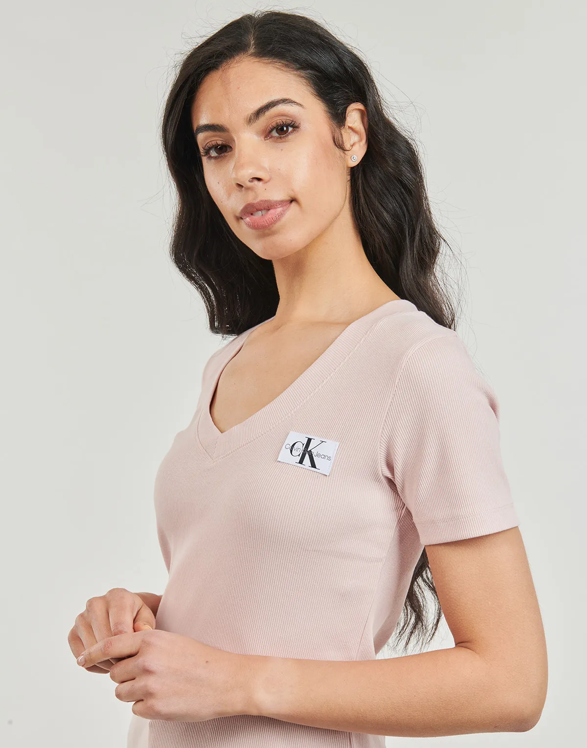 WOVEN LABEL RIB VNECK TEE