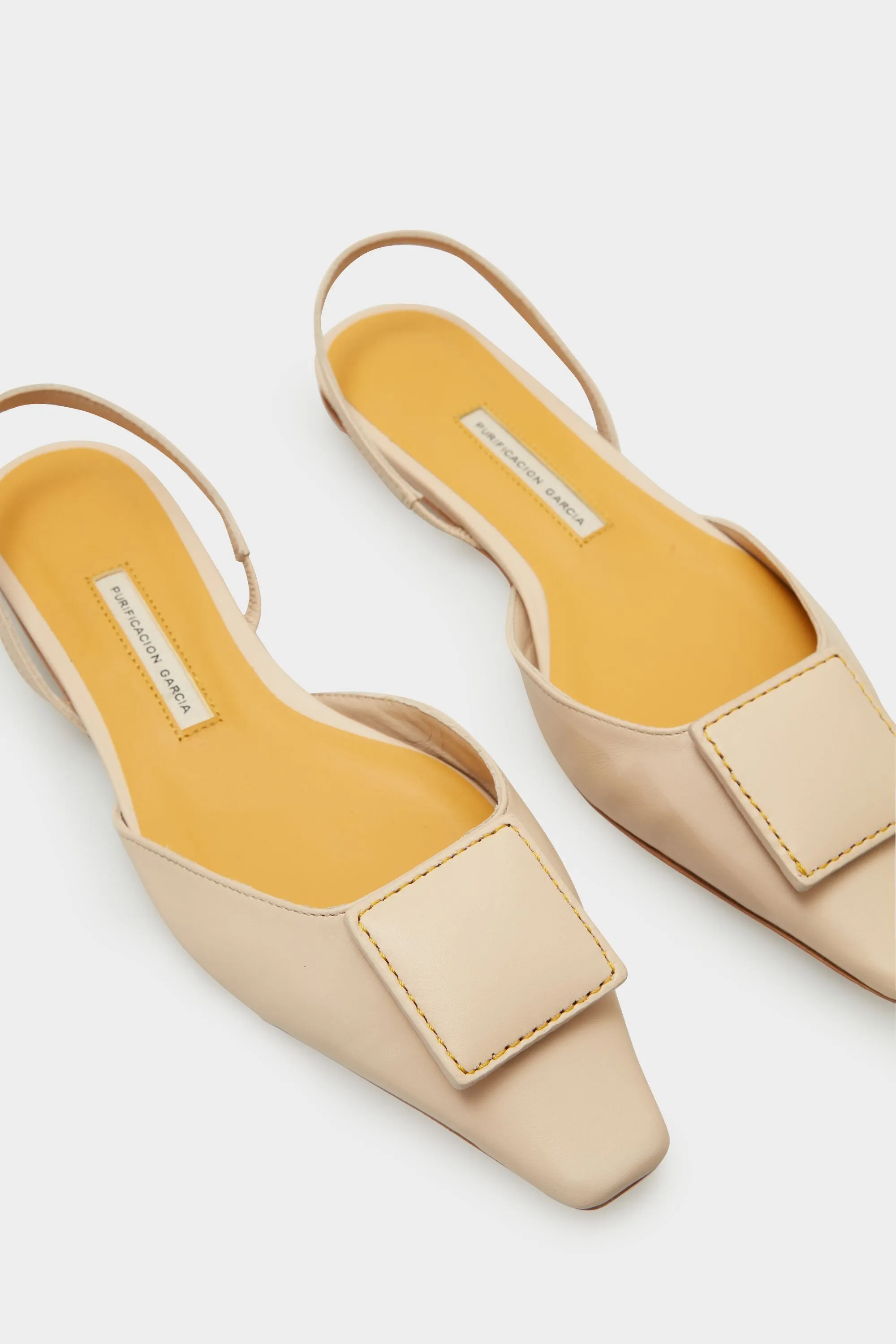 Zapato destalonado piel cubo
